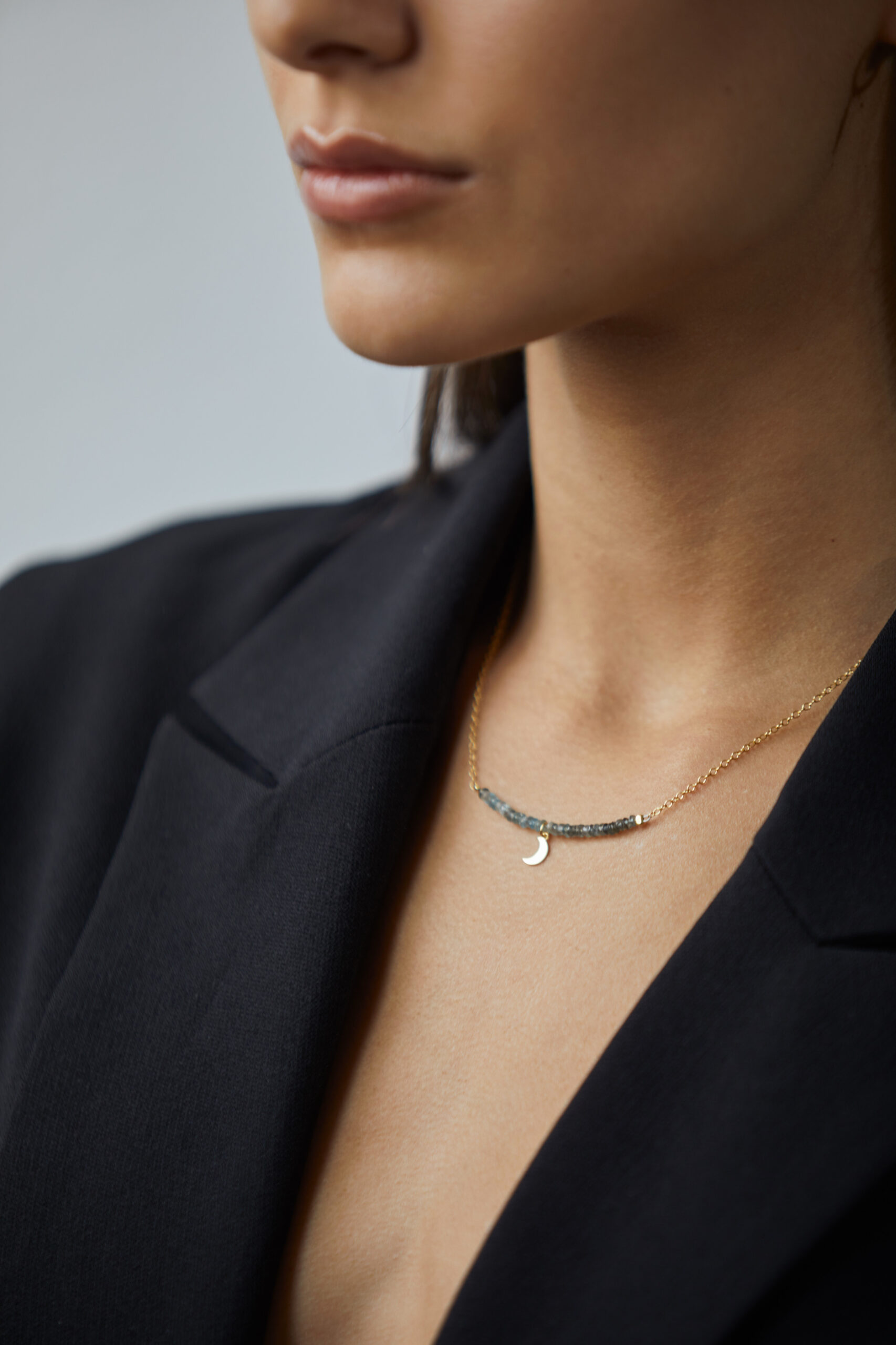 collar blue moon